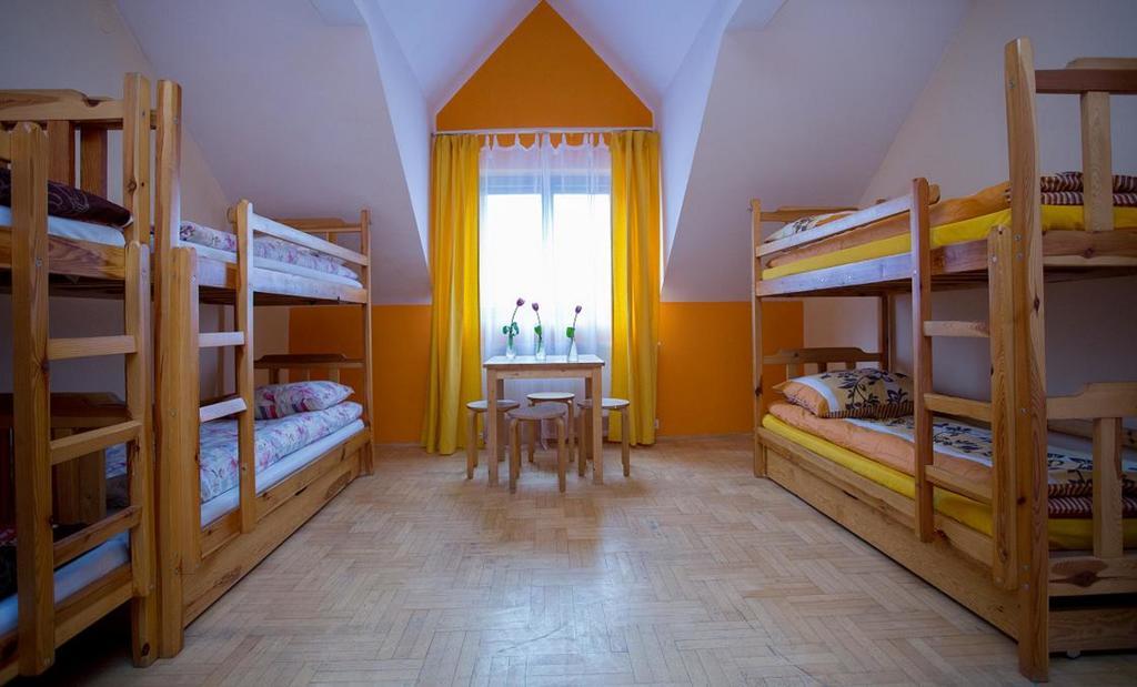 Hostel Florencja Wieliczka Rum bild