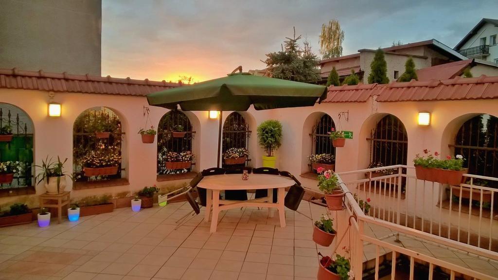 Hostel Florencja Wieliczka Exteriör bild